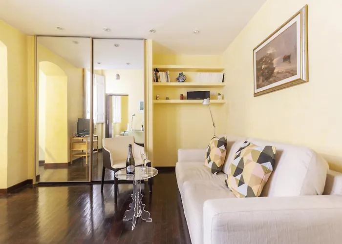 Appartamento Hostly-urban Oasis Turati-few Steps From Colosseum Roma
